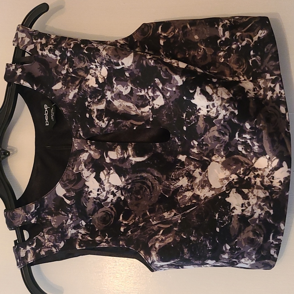NWOT Bebe floral print crop top